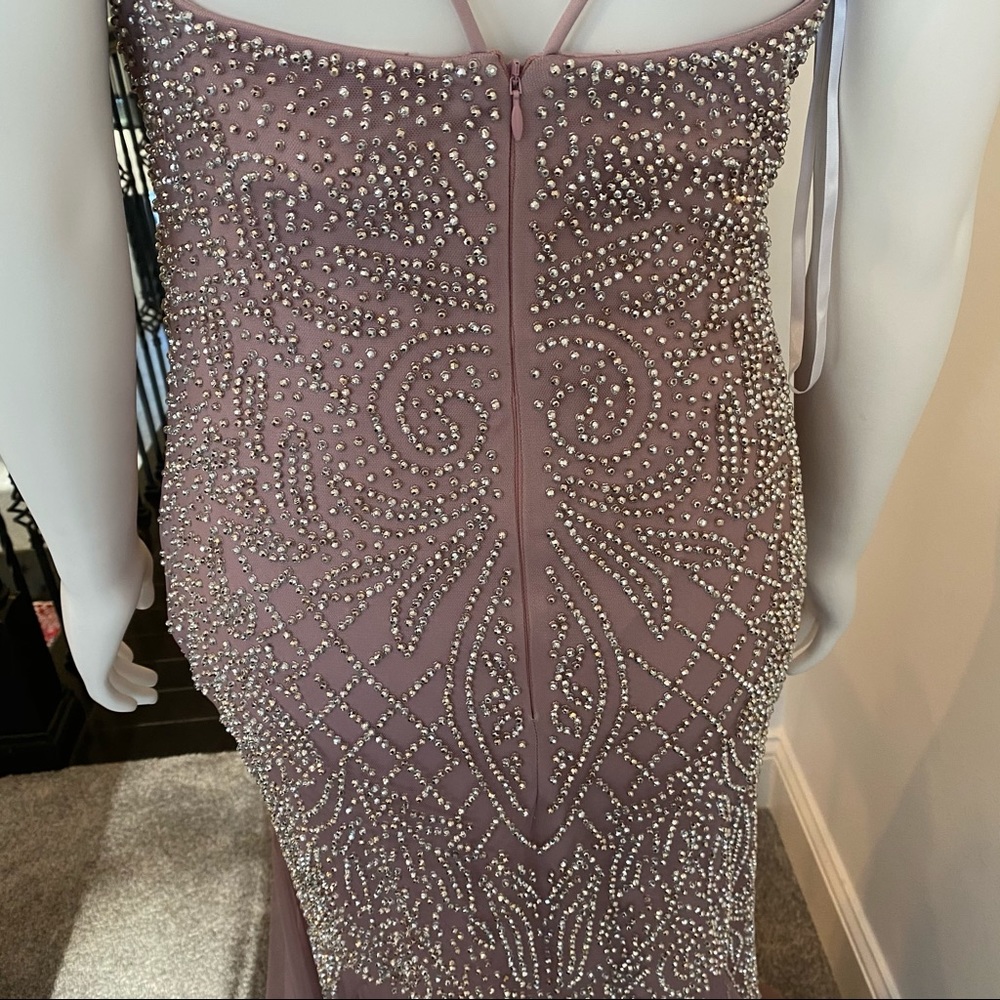 XSCAPE LADIES JEWELED FLOOR LENGTH GOWN SIZE 10 - Picture 6 of 10